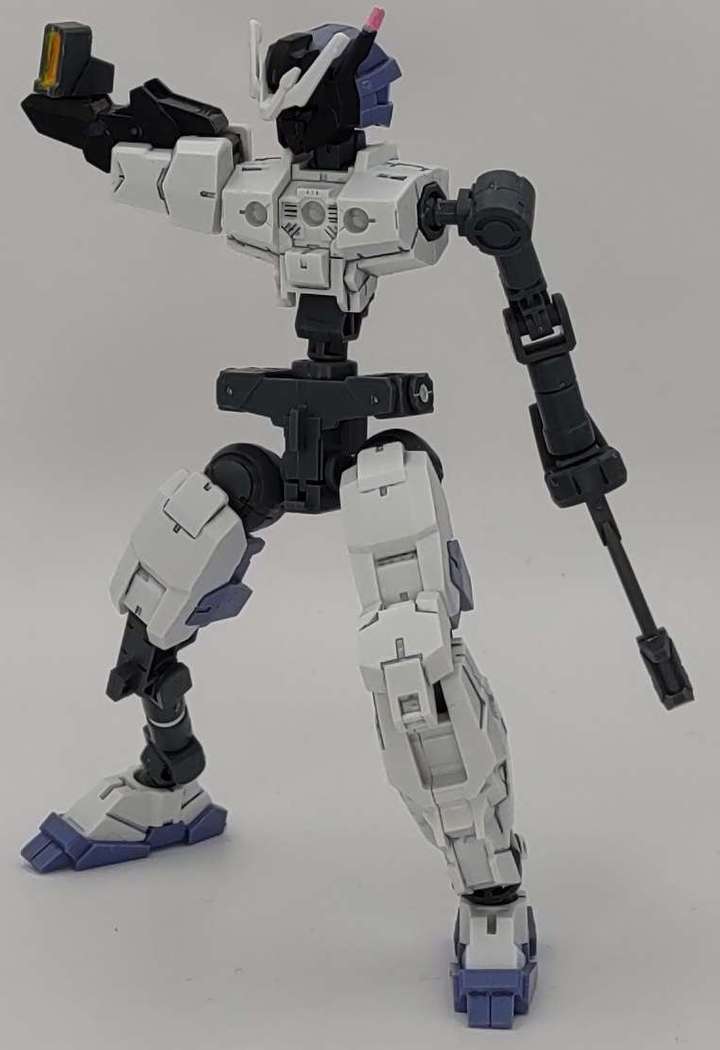 Open and relax battle stance, side view